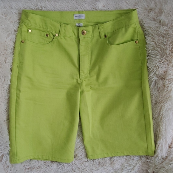 Jacklyn Smith Pants - Lime green Bermuda shorts